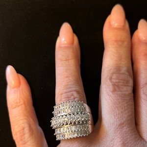 NEW 18 TCW 925 SILVER BAGUETTES AND ROUND PRINCESS CUT CENTER STONES. 💍